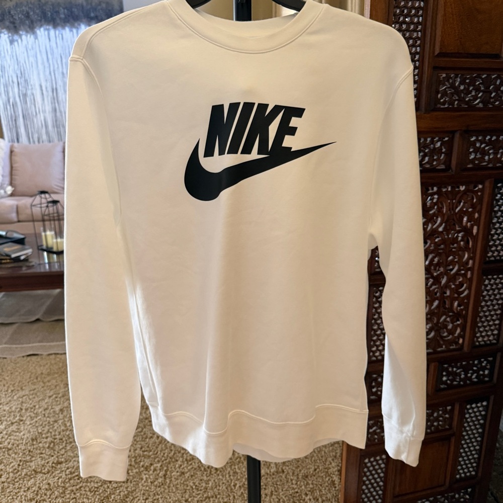 NWOT Tags Men’s Nike Sweatshirt